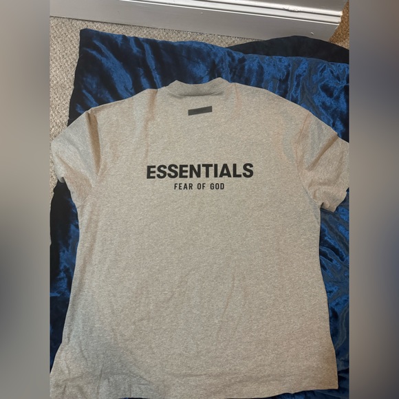 Fear of God Essentials T-Shirt never worn - Picture 2 of 4